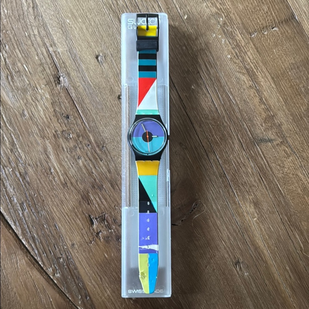 Swatch Multicolor Geometric Watch

ST. CATHERINE POINT GB121 SWATCH WATCH